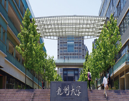 Trung tâm thương mại, kinh doanh, giáo dục